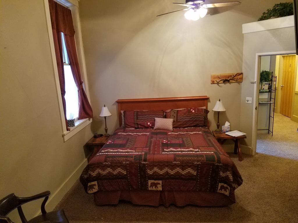 Dakota Spur Hotel Lead Room photo
